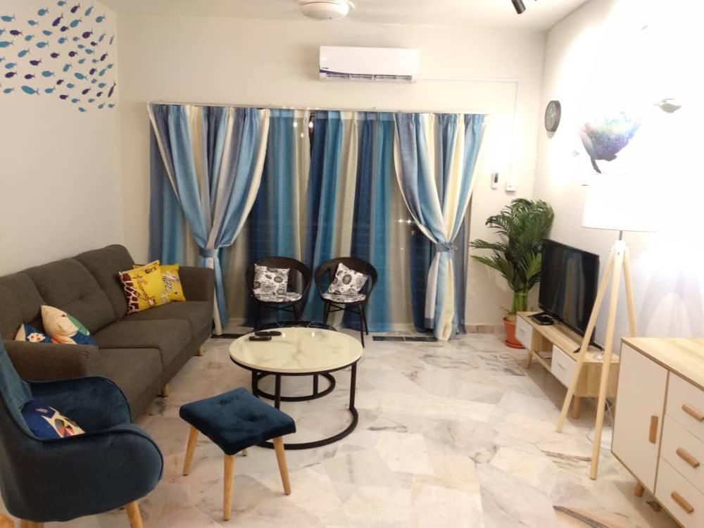 The Whale - Bayview - Pool Open Apartment Петалинг Джая Екстериор снимка